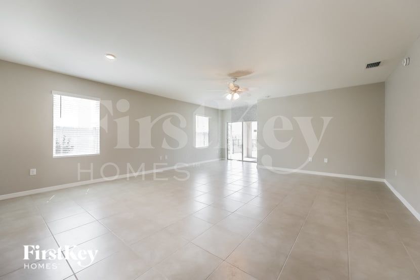 Building Photo - 27993 Arrowhead Cir