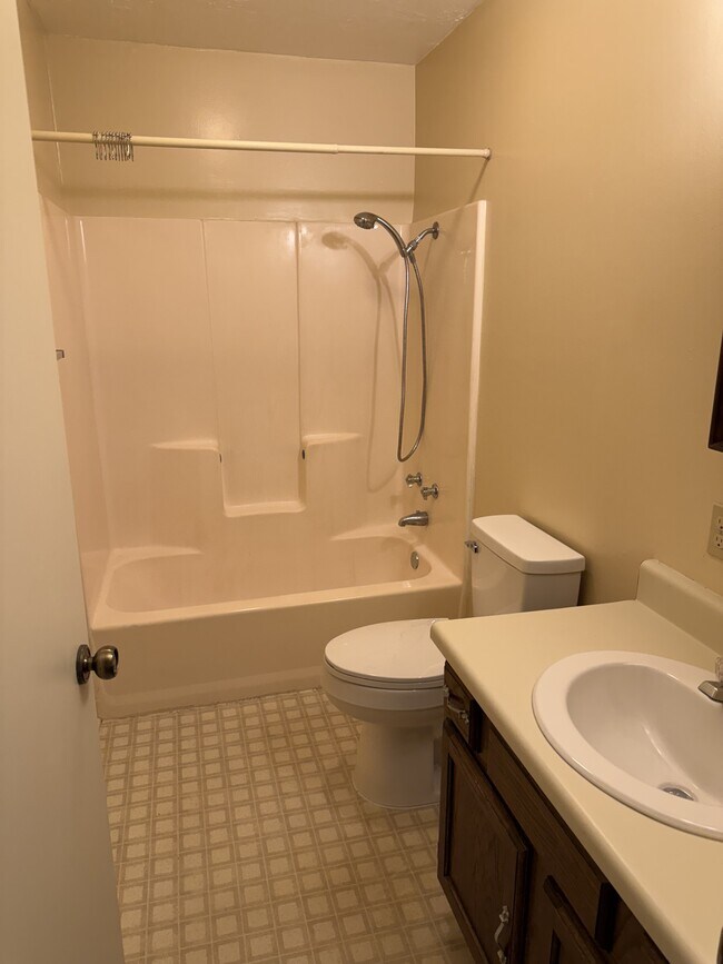 Building Photo - 126 N Meyers Dr