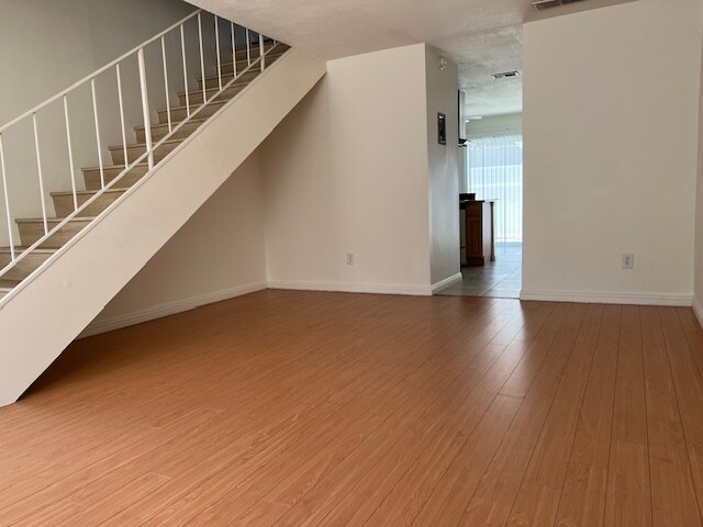 Primary Photo - 2649 Andover Ave