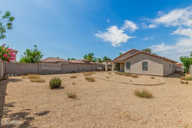 Building Photo - 4803 N 92nd Ln