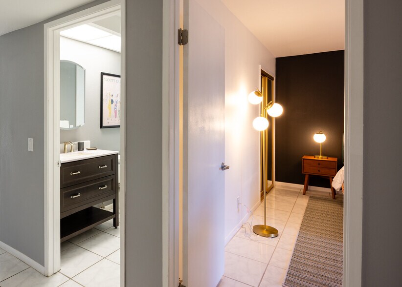 Building Photo - 3155 E Ramon Rd