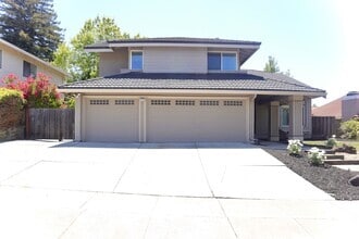 Building Photo - Spacious Beauty with Remodeled Kitchen and...