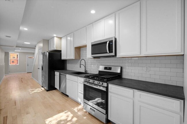 Primary Photo - 707 S Bethel St