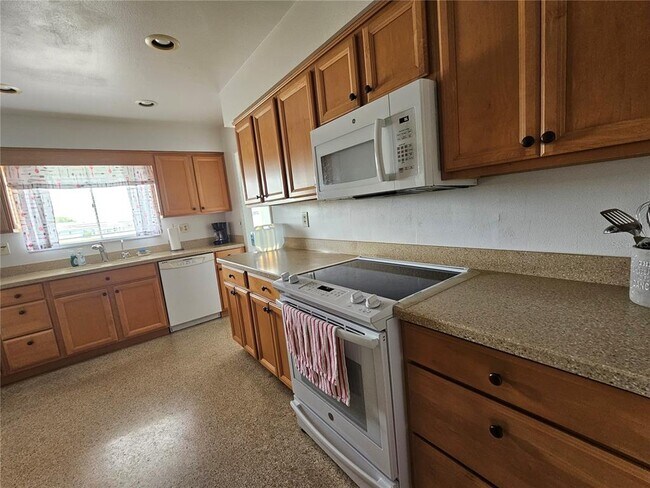 Building Photo - 1703 Amhurst Cir