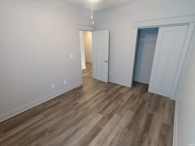 Building Photo - 1231 W Rangeview Cir