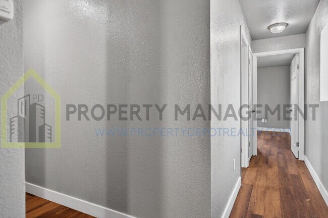 Building Photo - 3647 18th Ave