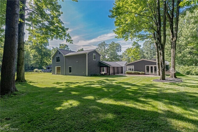 Building Photo - 1 Deerfield Dr