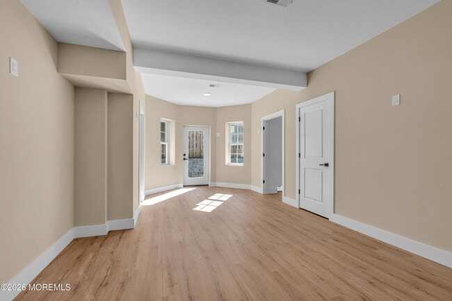 Building Photo - 39 Sea Drift Ave