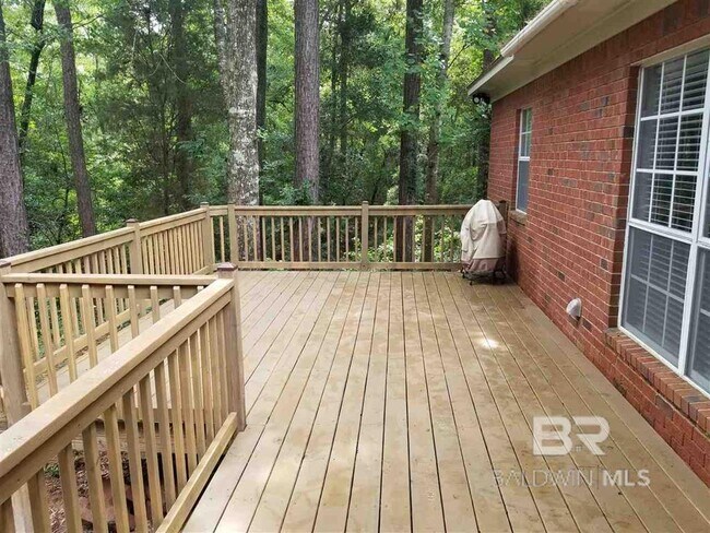 Building Photo - 105 Diane Cir