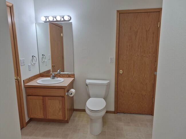 Building Photo - 5672 Correll Dr