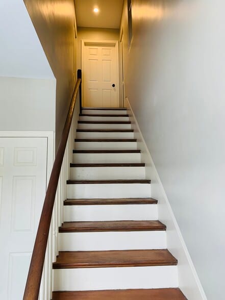 Building Photo - 2015 Quechee Main St