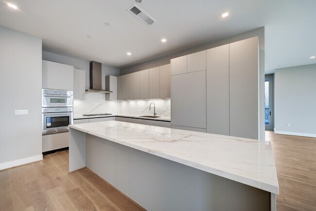 Building Photo - 1711 Allen Pkwy