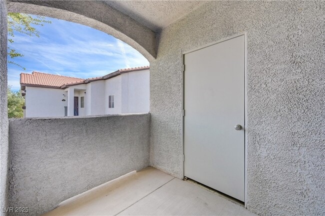 Building Photo - 2615 W Gary Ave