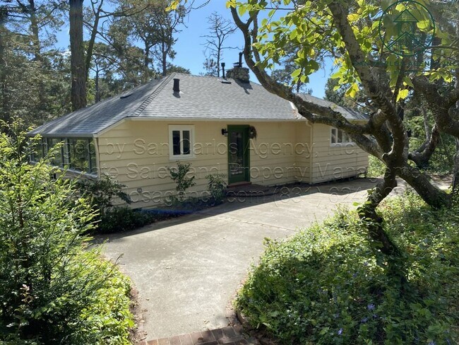 Building Photo - Private and Updated Three Bedroom Carmel H...