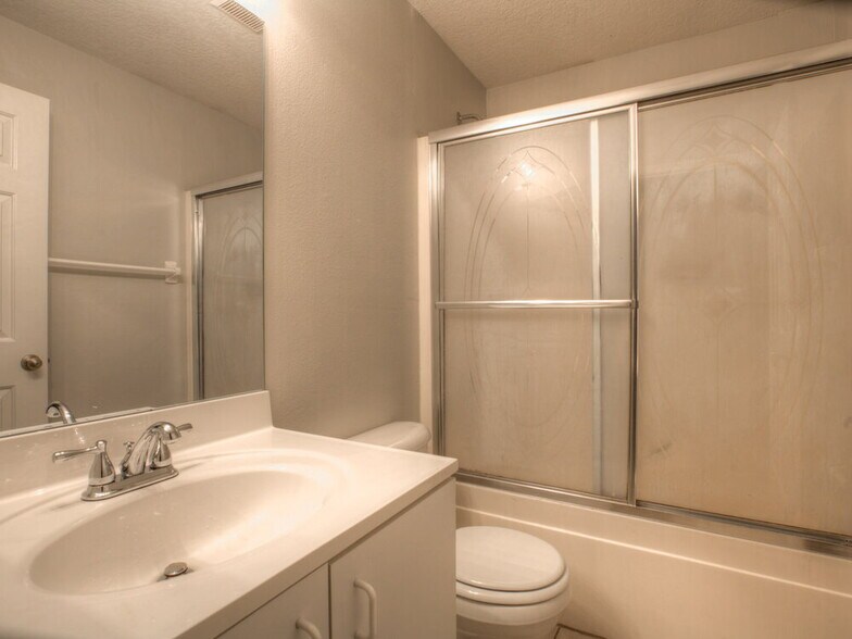 Building Photo - 1316 Whitewood Way