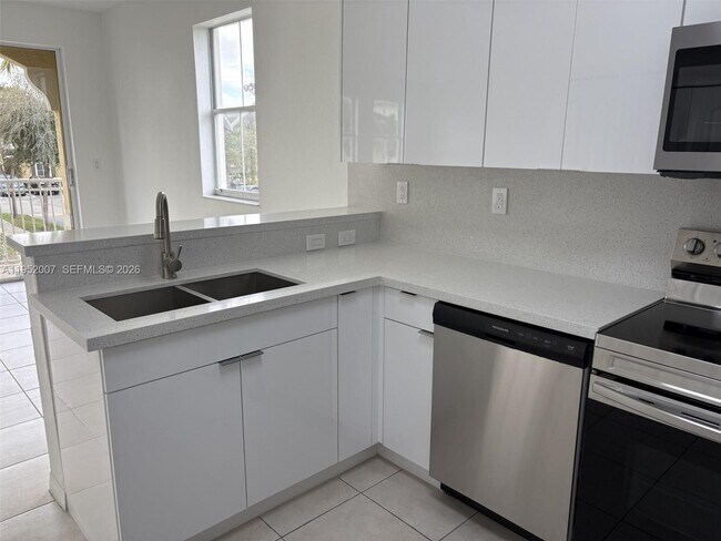 Building Photo - 8842 W Flagler St