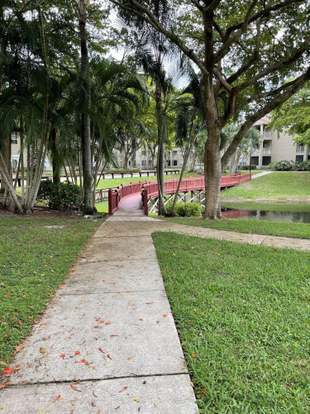 Building Photo - 1740 Palm Cove Blvd