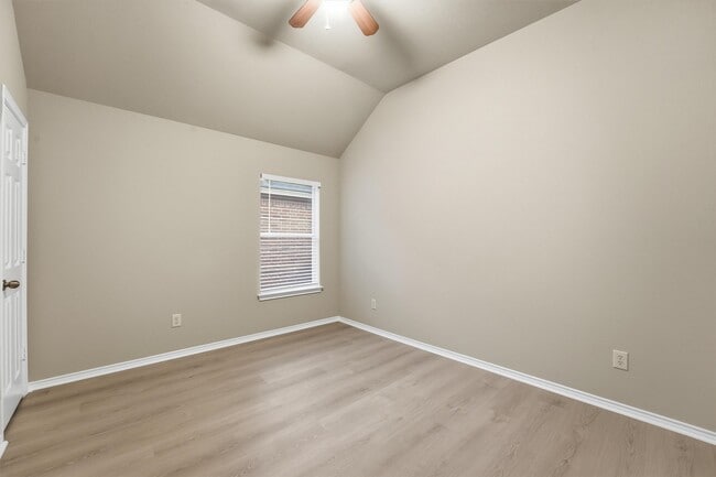 Building Photo - 20931 Hamlet Ridge Ln
