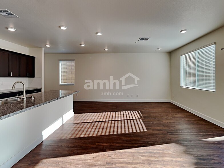 Building Photo - 285 Cape Seville Pl