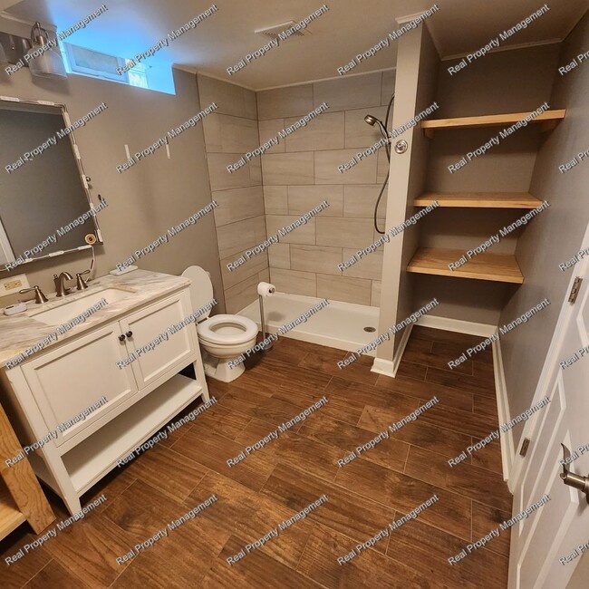 Building Photo - Gorgeous 4 Bedroom Ranch