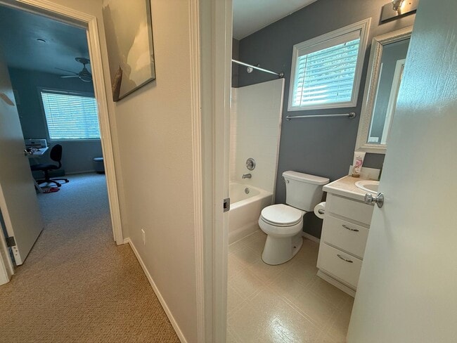 Building Photo - 3 Bedroom DuPont Home for Rent