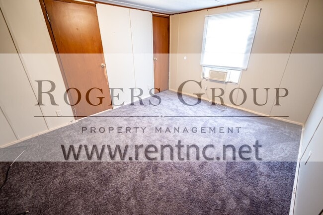 Building Photo - 112 Enchanted Dr