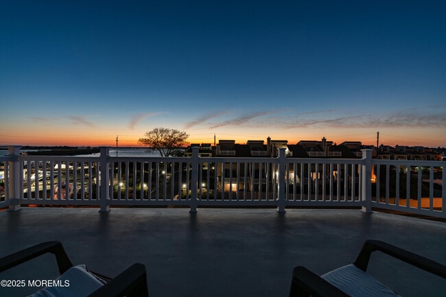 Building Photo - 2 Tradewinds Ln