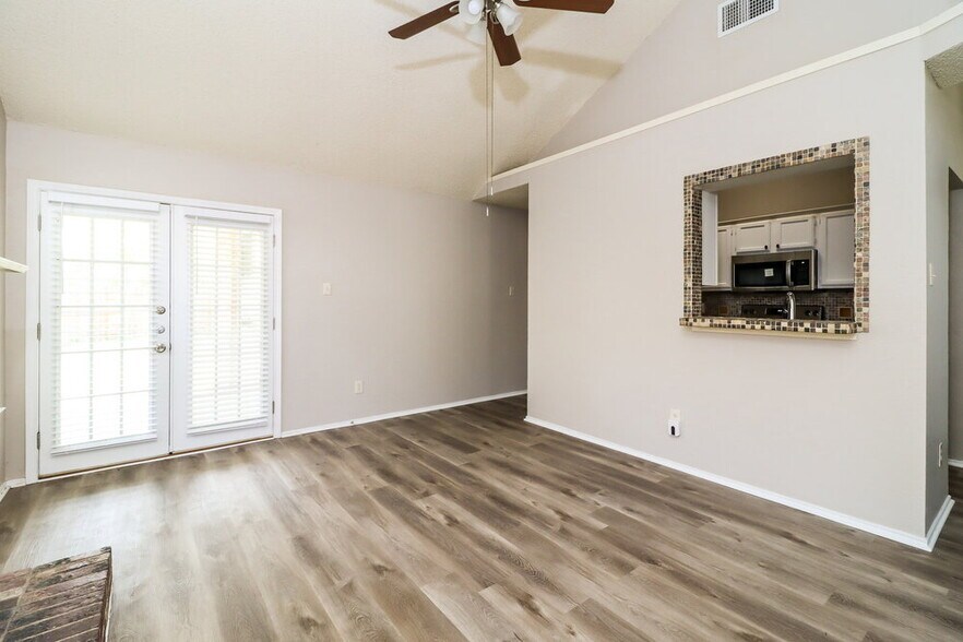 Building Photo - 8409 Tallahassee Ln