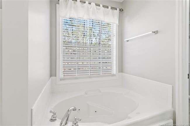 Building Photo - 132 Cedar Ln