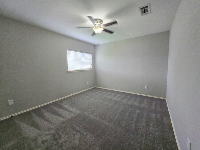 Building Photo - 1423 Stone Bluff Dr