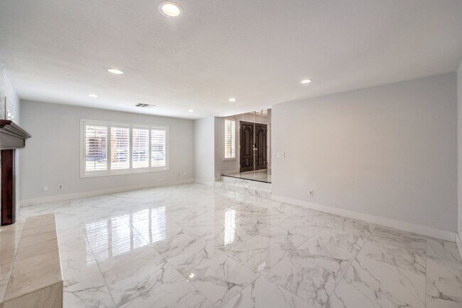 Building Photo - 3743 Lone Mesa Dr