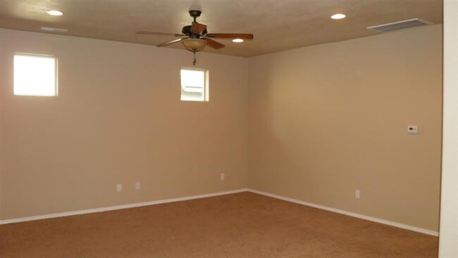 Building Photo - 61150 Snowbrush Dr
