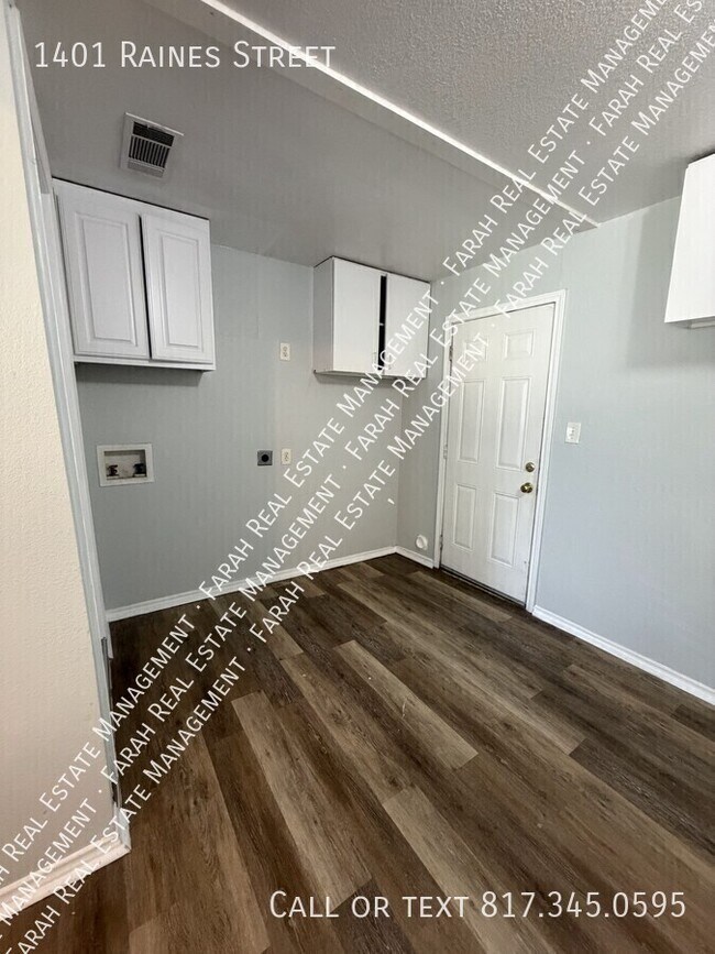 Building Photo - 1401 Raines St