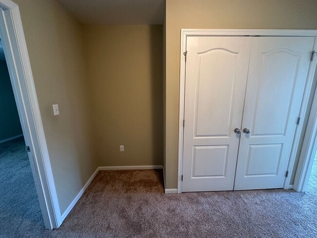 Building Photo - Tavern Grove Townhome in Campbell County-N...