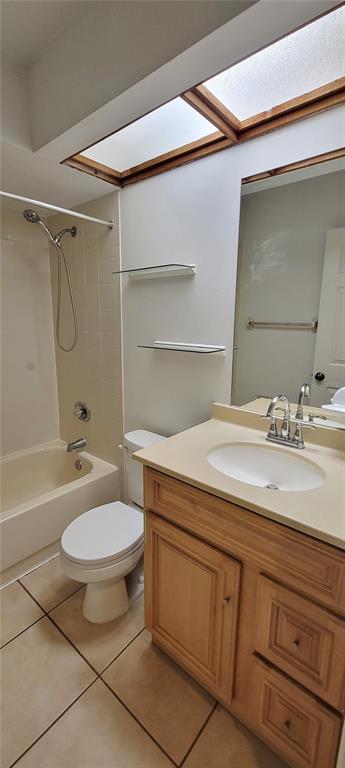 Building Photo - 3214 W Van Buren Dr