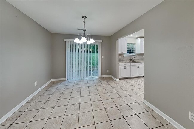 Building Photo - 4750 Jamerson Forest Cir