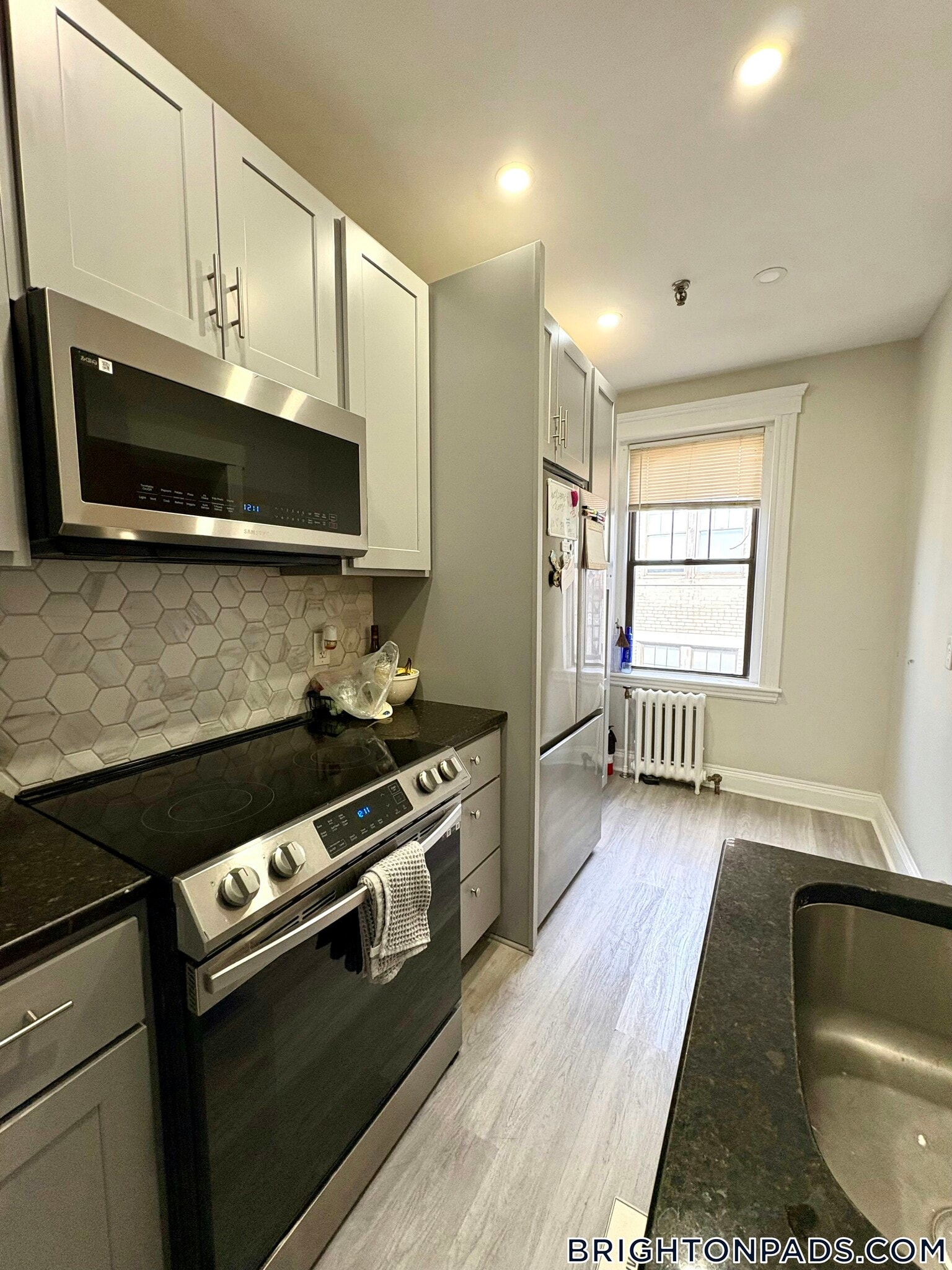 Building Photo - 2 Sutherland Rd