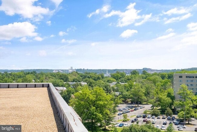 Building Photo - 6641 Wakefield Dr