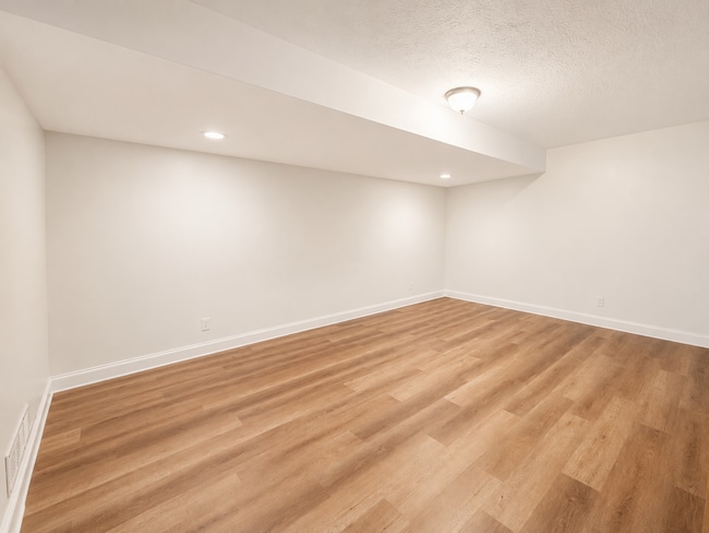 Building Photo - 9205 Whitegate Ct