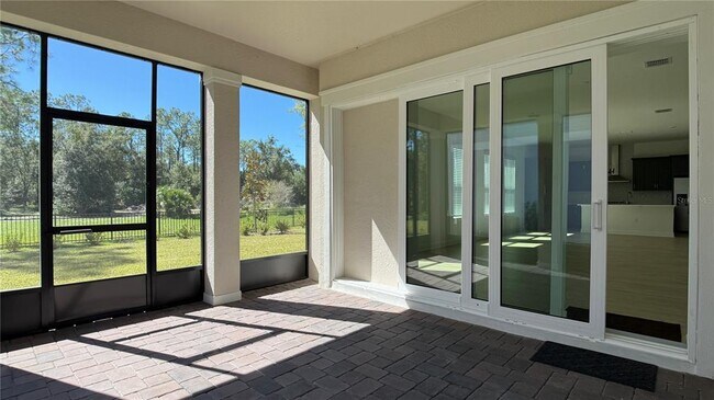 Building Photo - 14415 Crest Palm Ave