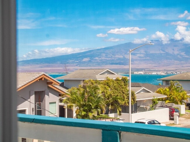 Building Photo - Luxury Maui Living in a Spacious Wailuku S...
