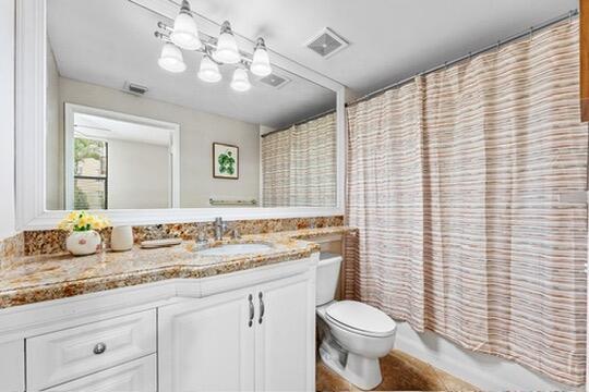 Building Photo - 720 S Sapodilla Ave