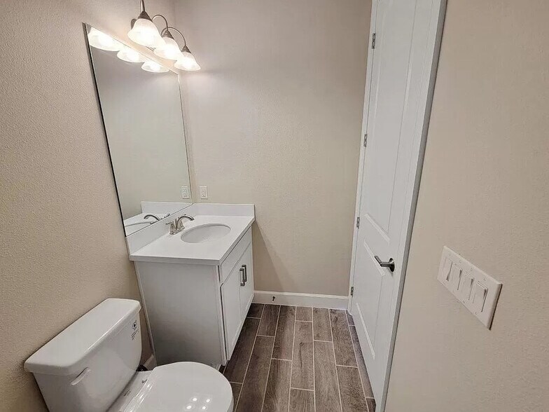 Building Photo - 11019 Devonbridge Dr