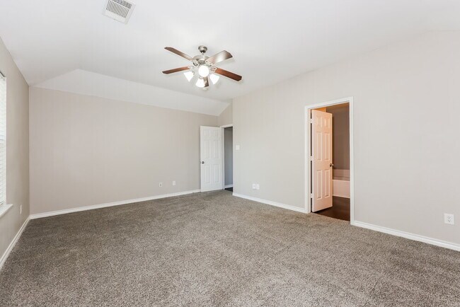 Building Photo - 1217 Maplewood Dr