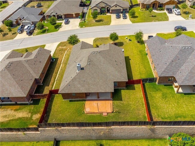 Building Photo - 2033 Catkins Ln