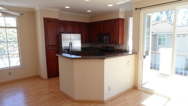 Building Photo - 8215 E White Oak Ridge