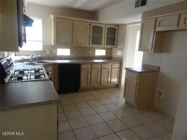 Building Photo - 7481 Umbria Dr