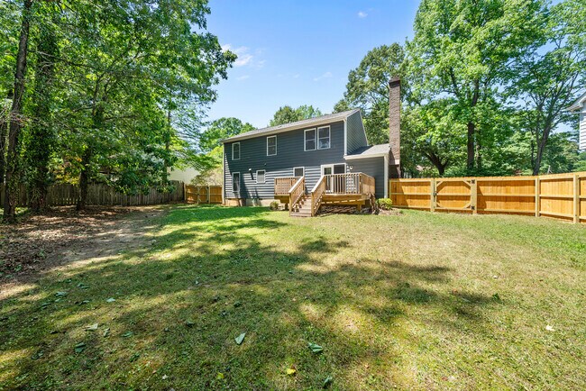 Building Photo - 2108 Treverton Pl