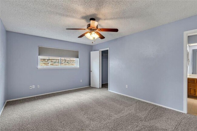 Building Photo - Nice 3 Bedroom, 2 Full Bath Home Located in SW Ft. Worth!