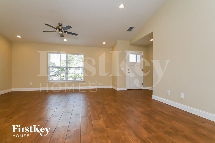 Building Photo - 201 Madalyn Ct